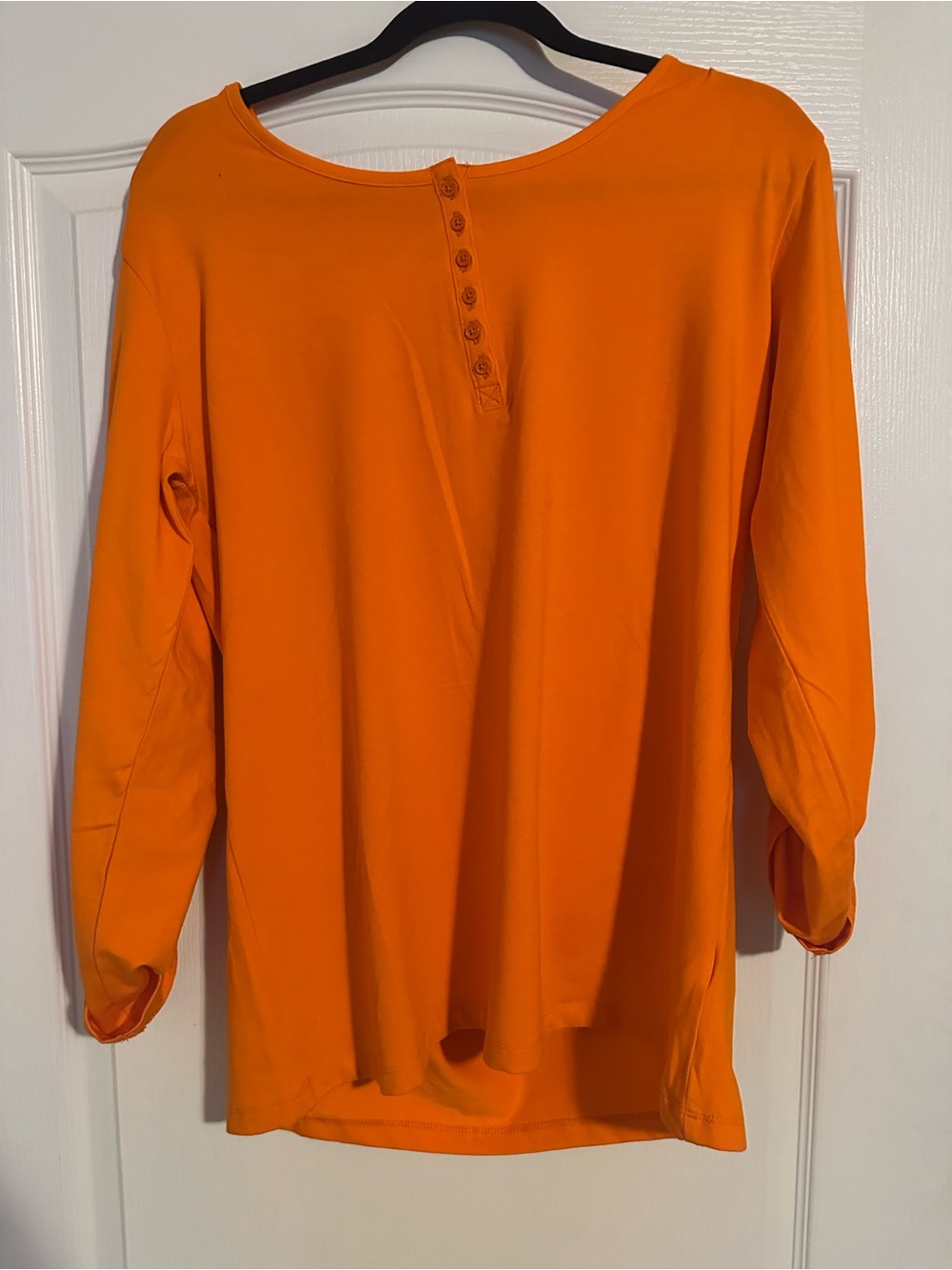NWT Tamsy orange henley top 🧡 size L